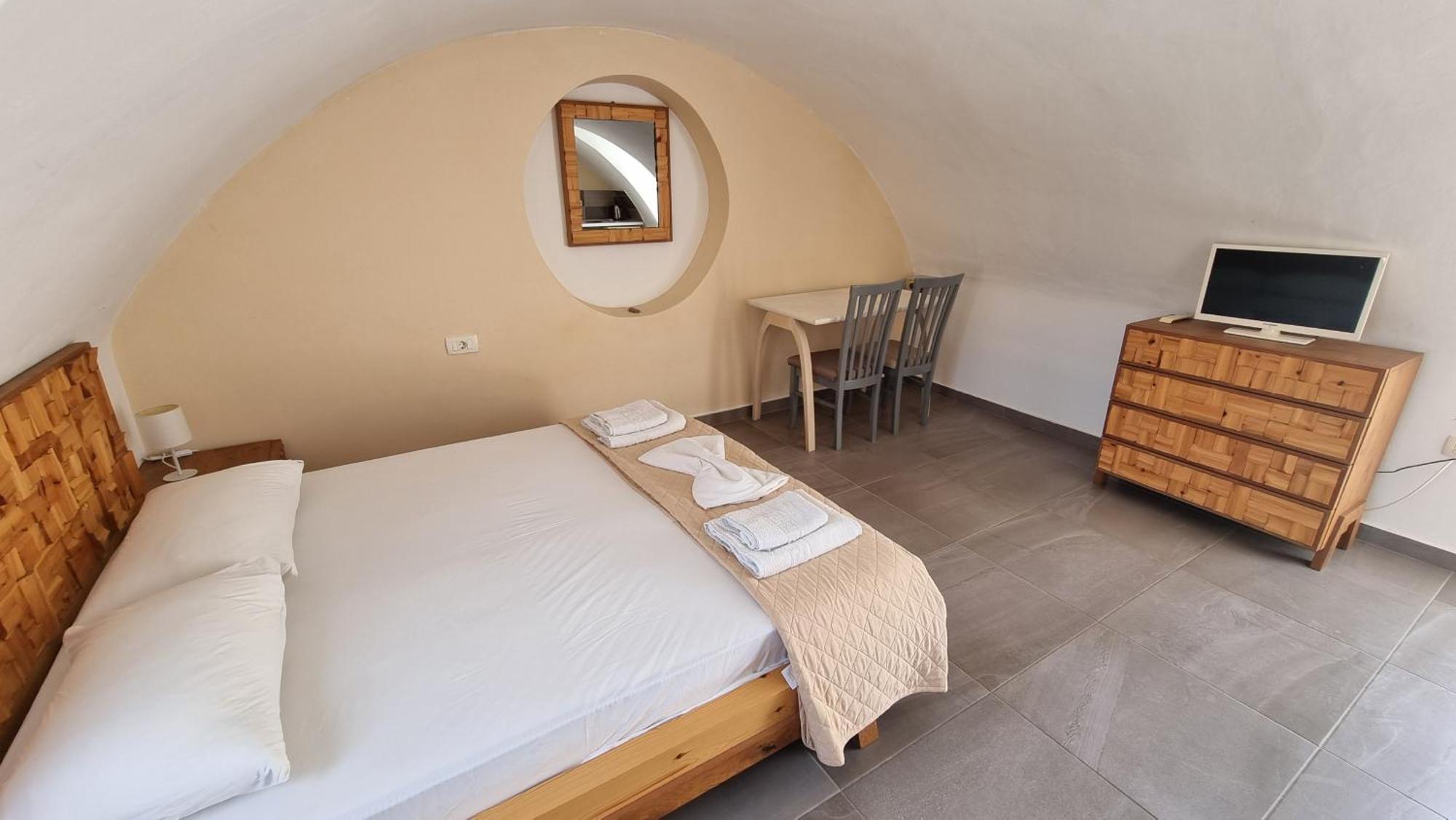 Leon Lux Apartments Perivolos  Eksteriør billede