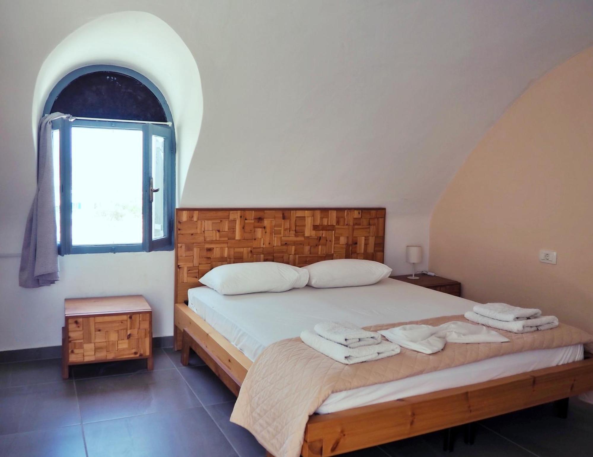 Leon Lux Apartments Perivolos  Eksteriør billede