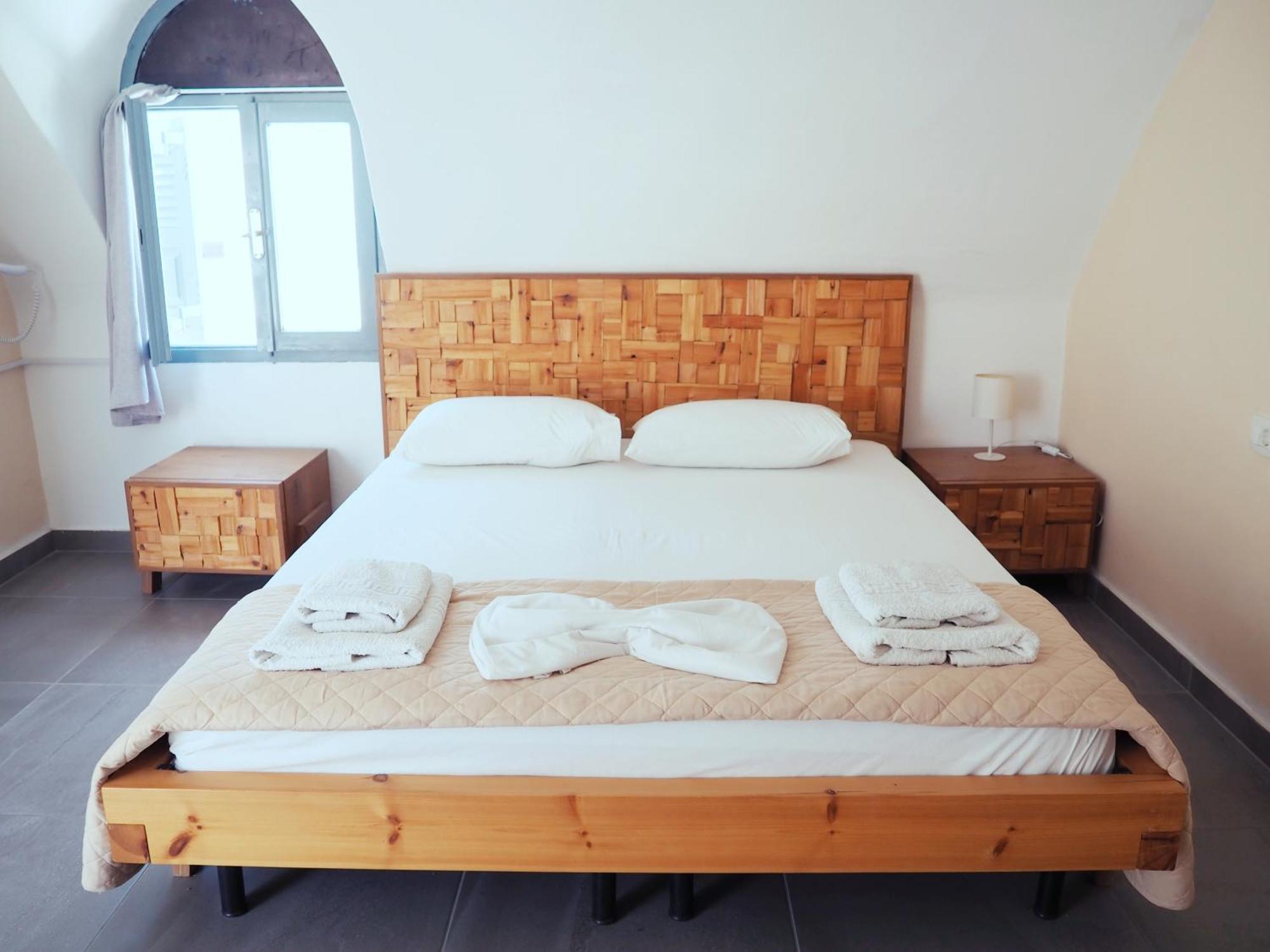 Leon Lux Apartments Perivolos  Eksteriør billede