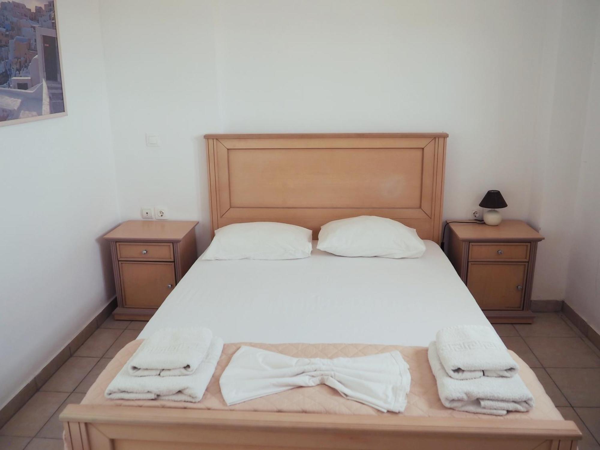 Leon Lux Apartments Perivolos  Eksteriør billede
