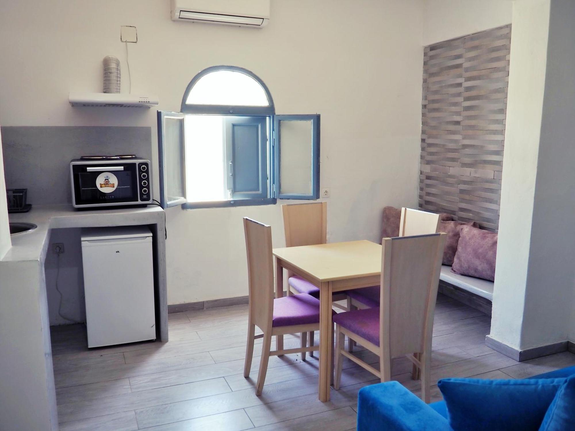 Leon Lux Apartments Perivolos  Eksteriør billede