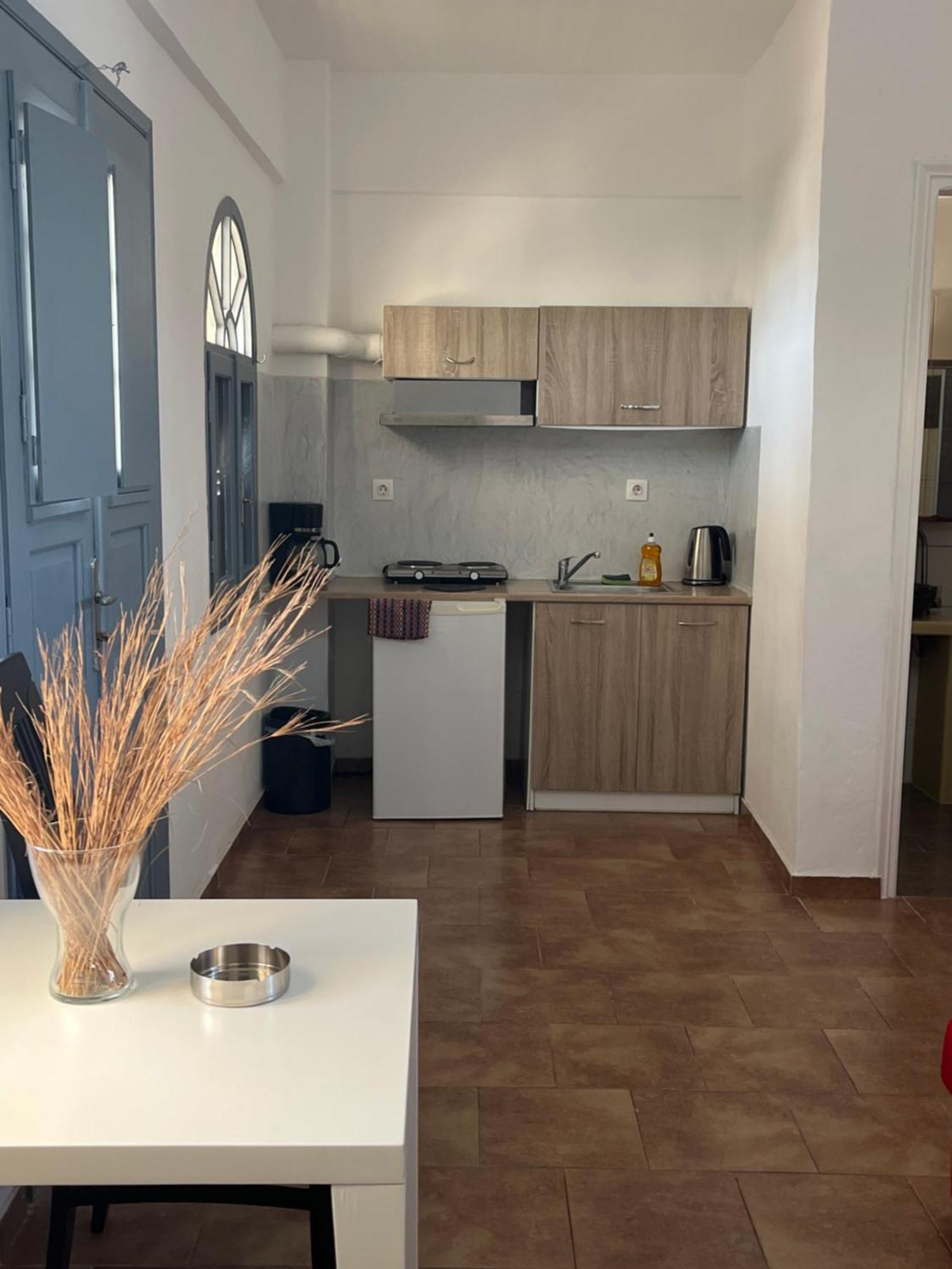 Leon Lux Apartments Perivolos  Eksteriør billede