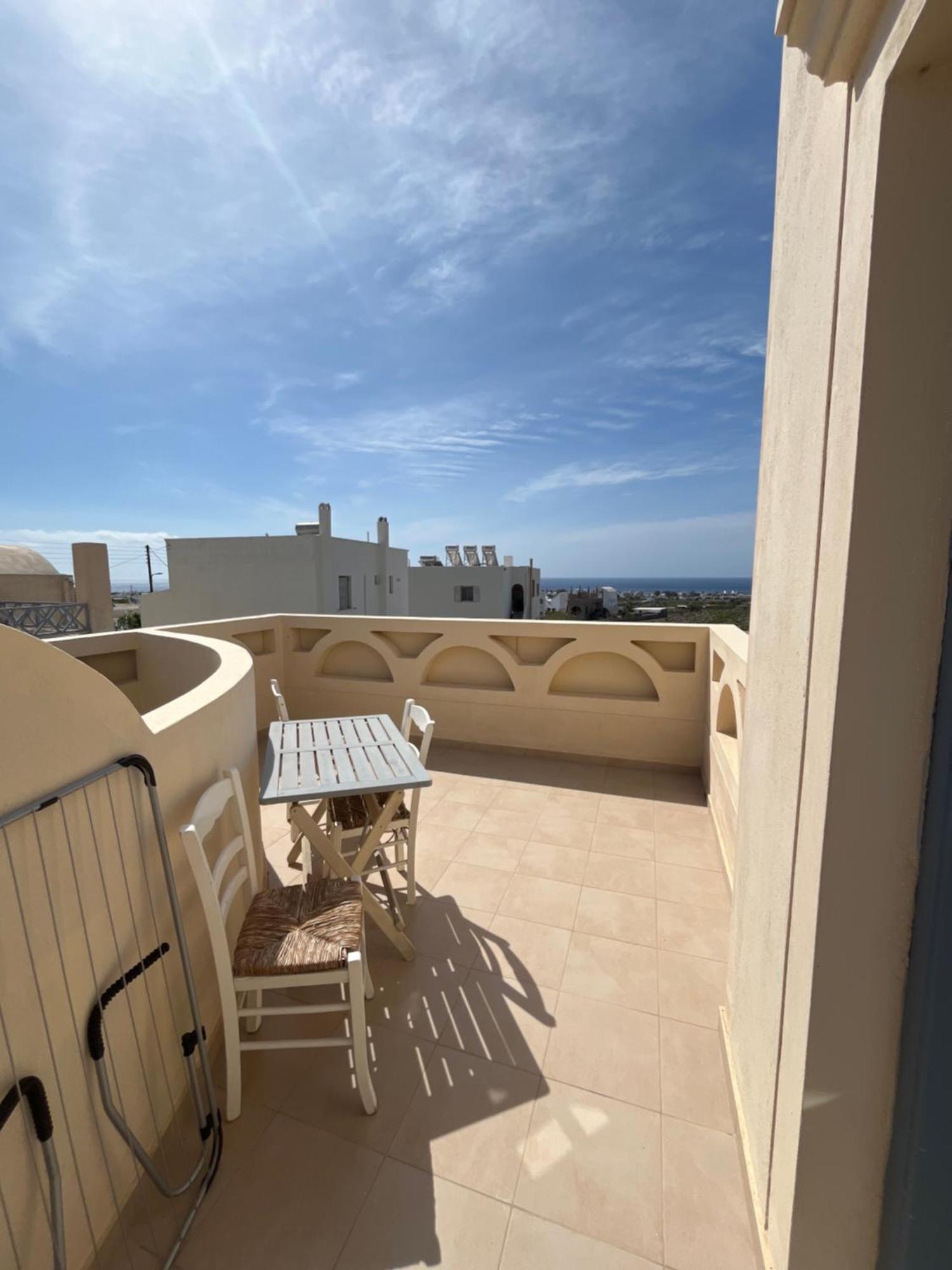Leon Lux Apartments Perivolos  Eksteriør billede