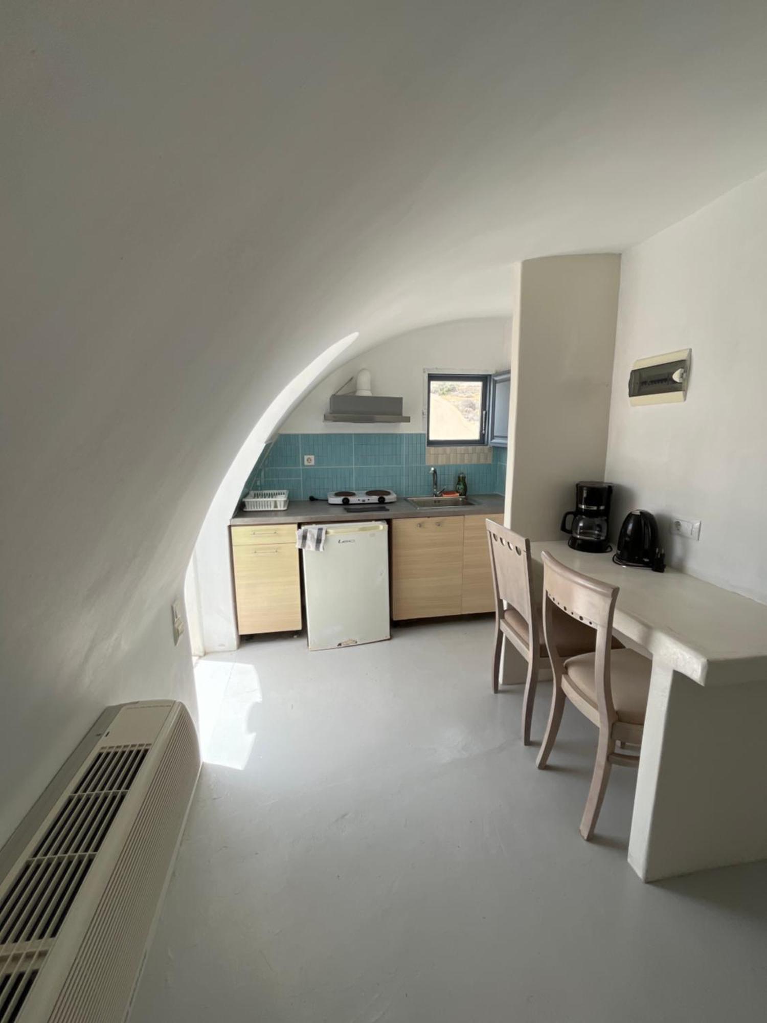 Leon Lux Apartments Perivolos  Eksteriør billede