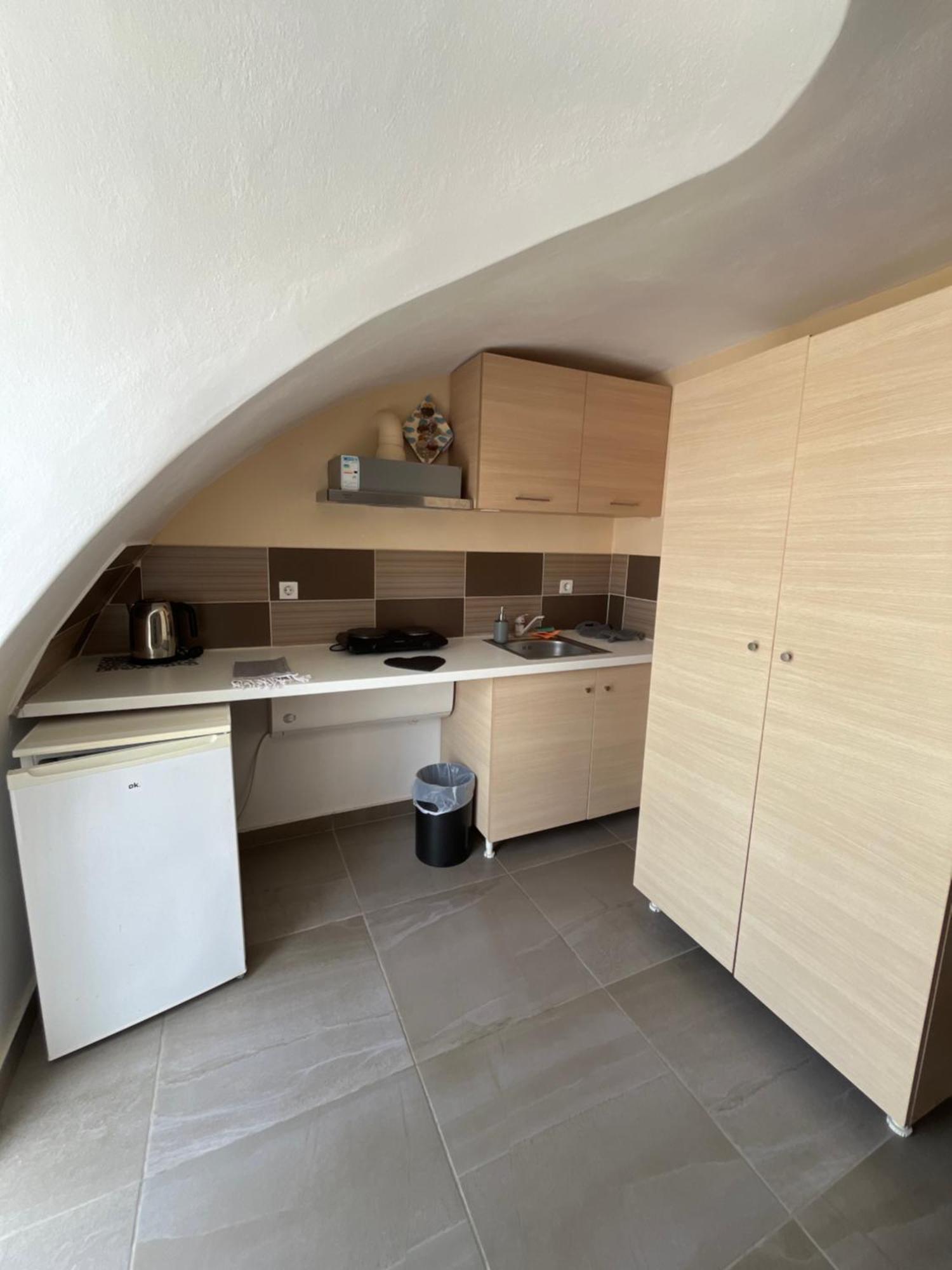 Leon Lux Apartments Perivolos  Eksteriør billede