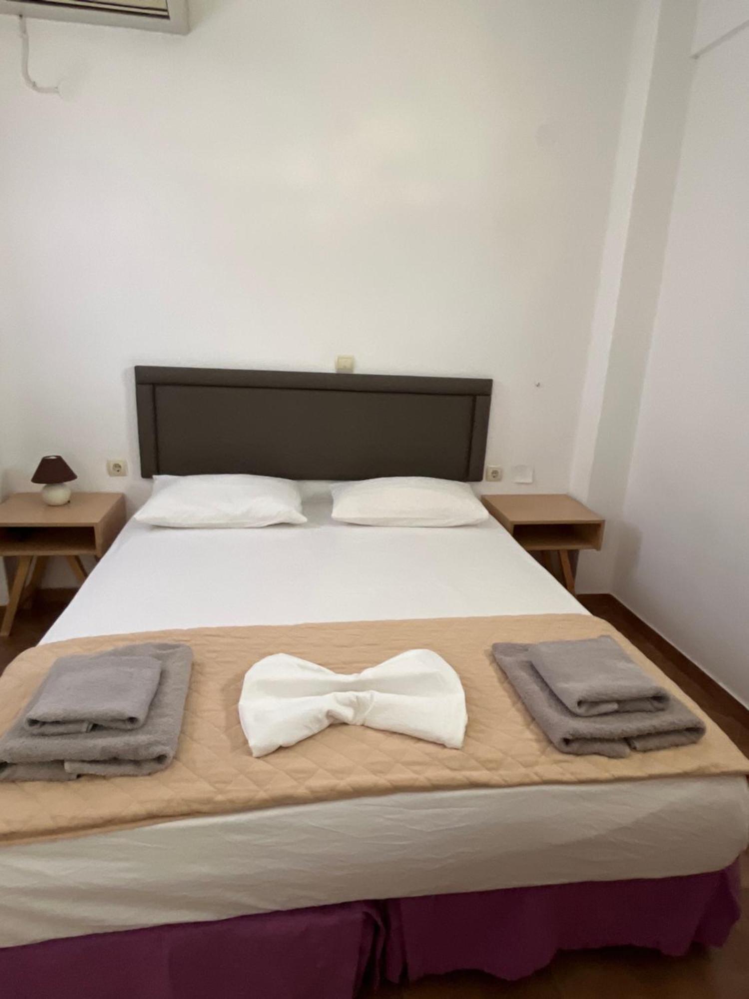 Leon Lux Apartments Perivolos  Eksteriør billede