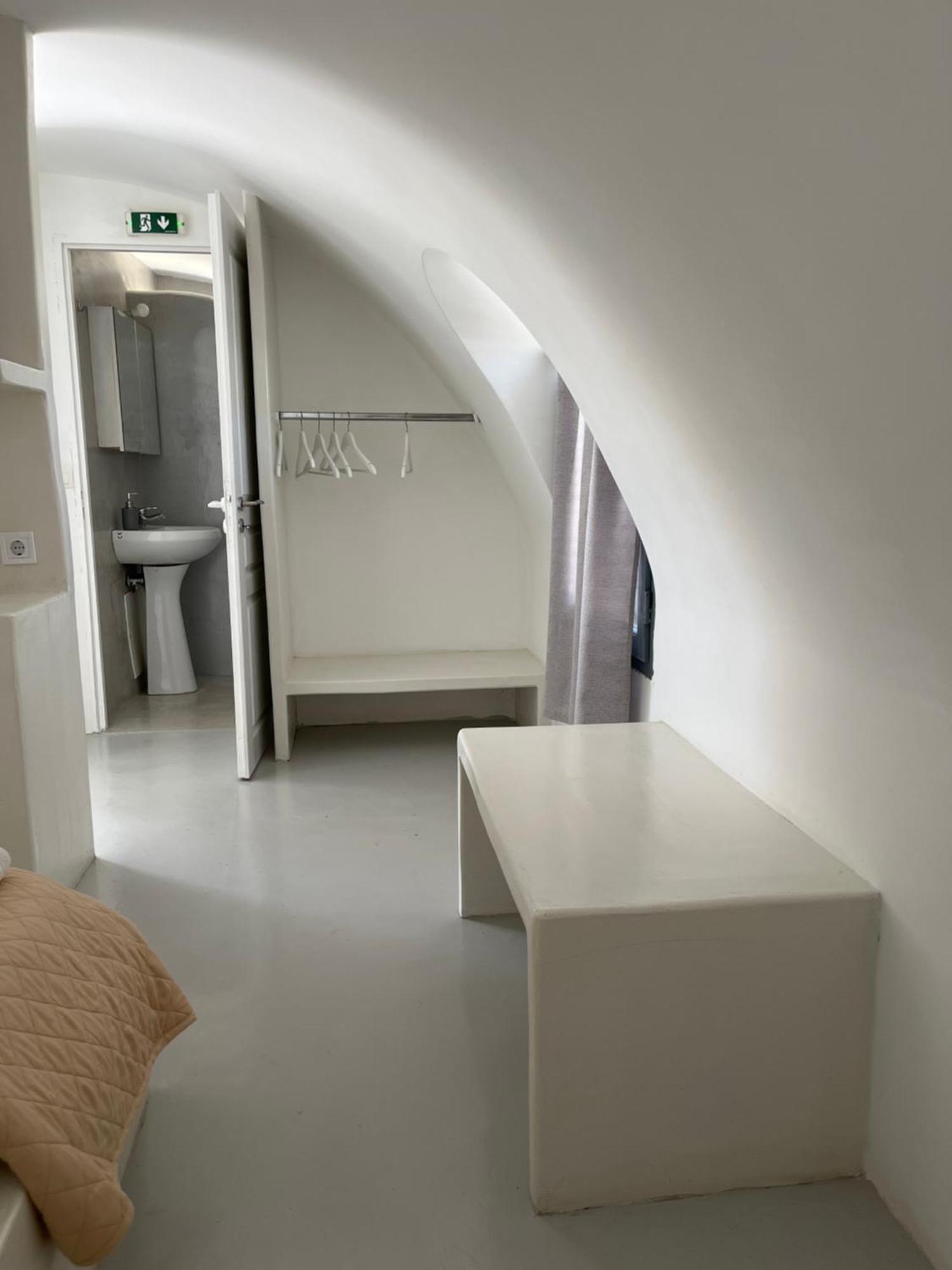 Leon Lux Apartments Perivolos  Eksteriør billede